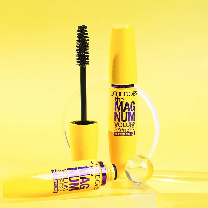 Mascara with Curved Brush Wand